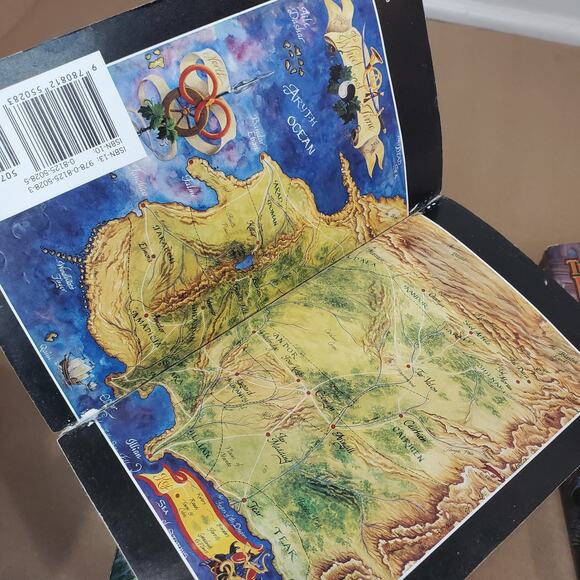 Robert Jordan Paperback Lot of 4 - Books 1,2,5,7 Mass Market Wheel Of Time - Picture 6 of 9